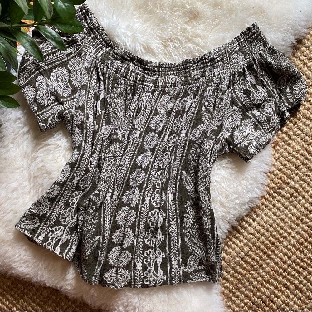 Green boho short sleeve flowy top